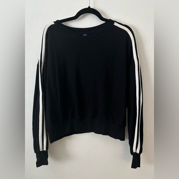 Old Navy Cropped Sweatshirt With Athletic Stripe - Picture 1 of 4